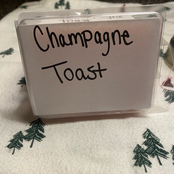 Bath & Body Works Other - 3/$13 champagne toast wax melts